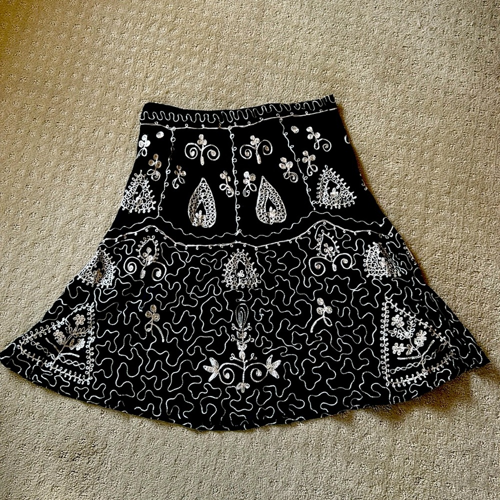 Elegant Black and White Patterned Skirt